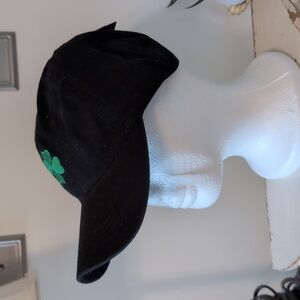 Black shamrock hat new a tag